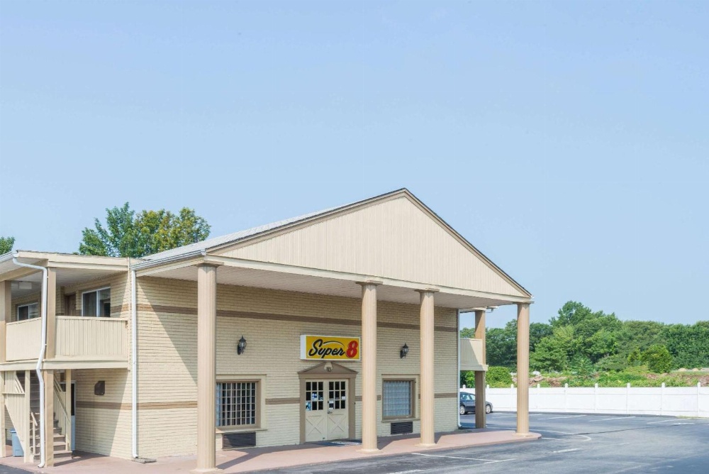 Super 8 by Wyndham Old Saybrook Main image